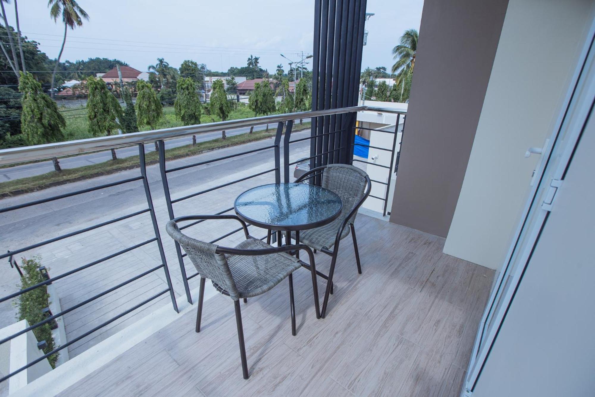Rovira Suites Dumaguete City Exteriér fotografie